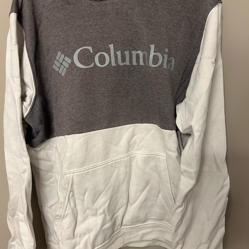 Columbia Men's Two-Tone Gray and White Sweater